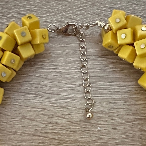 Adjustable Yellow Square Beaded Necklace - Picture 4 of 7